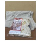 Classic rooster tablecloth brand new