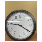 LA CROSSE clock Company battery operated clock