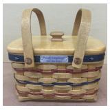 2002 longaberger bee basket with lid