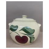 Watt ware cookie jar does have crack on lid