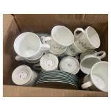 Correll Dish Set