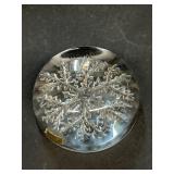 Snowflake paperweight