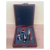 Wine bottle opening set