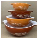 Pyrex wheat pattern bowl set
