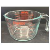 Pyrex 4 cup measuring glass
