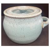 Stoneware pottery pot