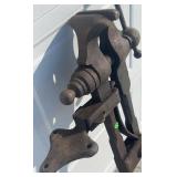 Early Iron Barn Vise