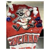 Cincinnati Reds banner cups, miniature baseball