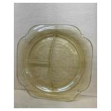 Yellow divided glass plate