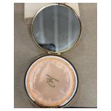 Fifth Avenue compact