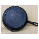 Cast-iron skillet 7BX