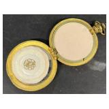 Pocket white style compact