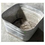 Galvanized wash tub