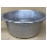 Maid of honor, aluminum wash pan