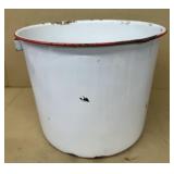 Enamel bucket