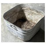 Galvanized wash tub
