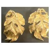 LISNER vintage earrings