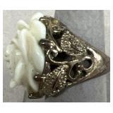Flower design ring size 6 1/2