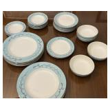 Homer Laughlin, dish set. Marked Homer Laughlin