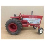 Kendall international thunderbolt 1066 Farmall
