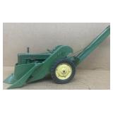 JD tractor with corn picker 1/16 scale