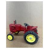 Massey Ferguson diecast toy tractor 1/16 scale