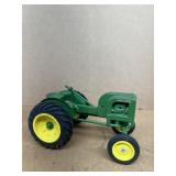 John Deere 116 scale diecast tractor
