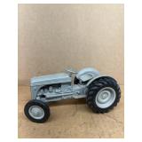1965 Ford ERTL 1/16 scale diecast tractor