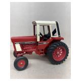 International 1086 diecast 1/16 scale tractor