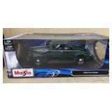 MAISTO 1939 Ford deluxe diecast car and factory