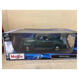 MAISTO 1939 Ford deluxe diecast car and factory
