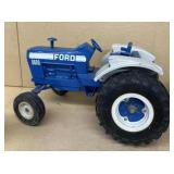 Ford 8600 toy tractor