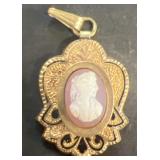 Cameo pendant