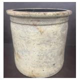 2 gallon crock unique marking on Upper Lip