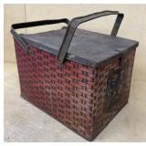 Tiger, chewing tobacco can