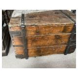 Blanket chest