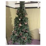 7 foot decorated Christmas tree