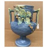 Roseville Bushberry vase 156ï¿½6 '