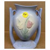 Hull Pearl tulip vase, 3010