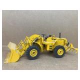 Caterpillar 950 diecast loader 1/50 scale