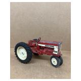 Farmall 404 diecast tractor