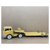 Structo hauler