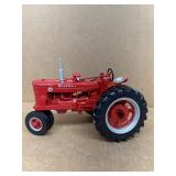 FARMALL McCormick super M1 16th scale tractor