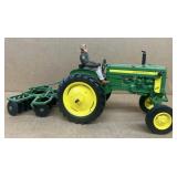 John Deere 420 w/Disk & Driver