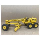 Caterpillar grader diecast