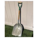Union aluminum shovel