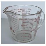 Pyrex 4 cup measuring glass