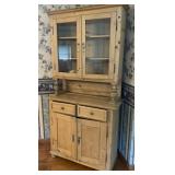 English PINE Hutch