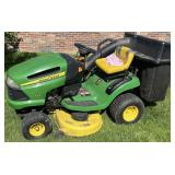JD 102 Riding Mower, 42" cut w/grass catcher