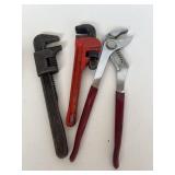 Pipe wrenches